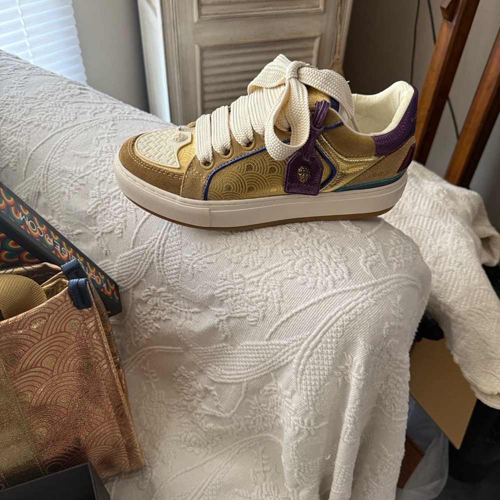 Kurt Geiger SouthBank sneakers NWT. Stylish Gold and Purple hues. Size 41/ 10. - Picture 3 of 4